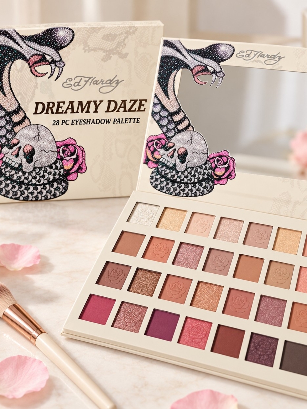 Ed Hardy Dreamy Daze 28 Piece Eyeshadow Palette Skull Roses Makeup Nudes Pinks